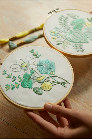 DMC THE WATER GARDEN EMBROIDERY DUO KIT TB161