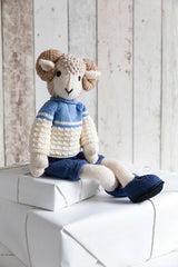 Knitted Animal Friends Book