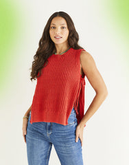 Sirdar Stories DK Pattern 10538 - "Top of the Bill" Tabard